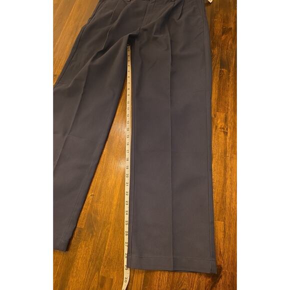 Amazon Essentials Men's Classic-Fit Casual Stretch Chino Pant, Navy, 33W x 30L - Picture 3 of 5